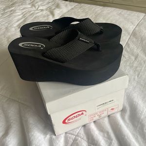 Soda platform flip flops black size 7.5